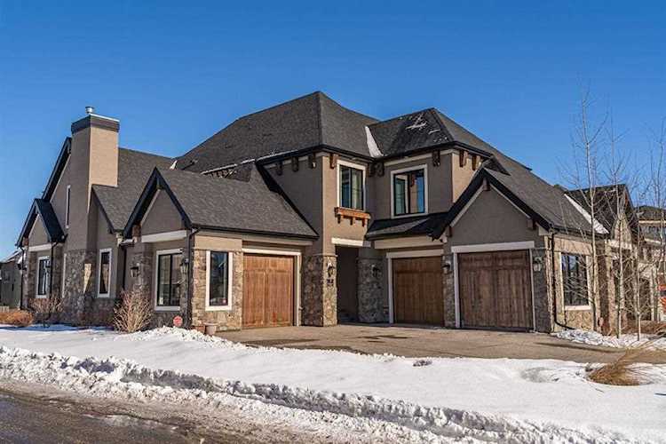 7 Mahogany Island SE Calgary, AB T3M 1N9
