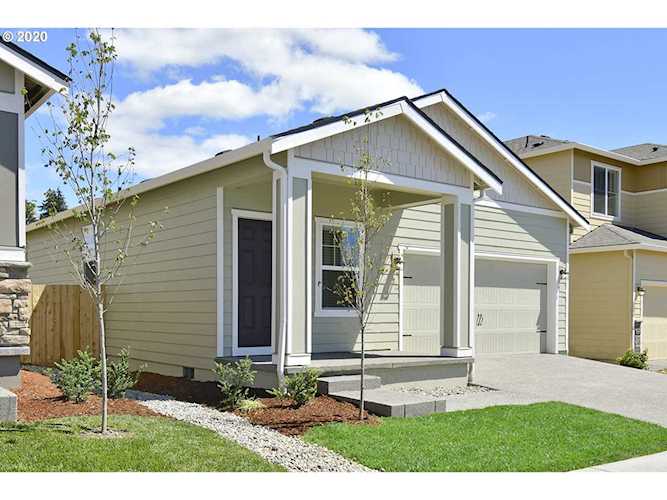 1305 W 16th Ave La Center, WA 98629