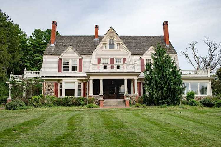 290 S Main St Andover, MA 01810
