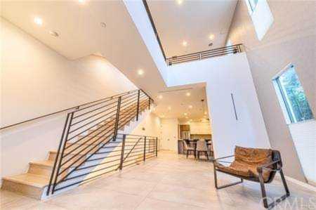 1351 N Gardner St Los Angeles, CA 90046