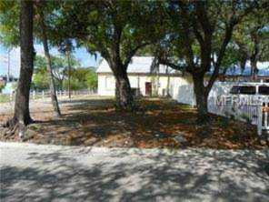 812 6th St W Bradenton, FL 34205 | MLS A4412202 Photo 1