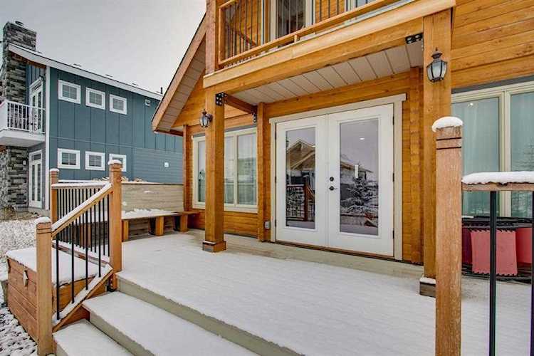 323 Cottageclub Way Rural Rocky View County, AB T4C 1B1