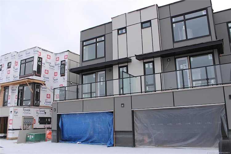 3220 Hilltown Drive Kelowna, BC V1V0C6