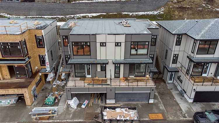 3220 Hilltown Drive Kelowna, BC V1V0C6