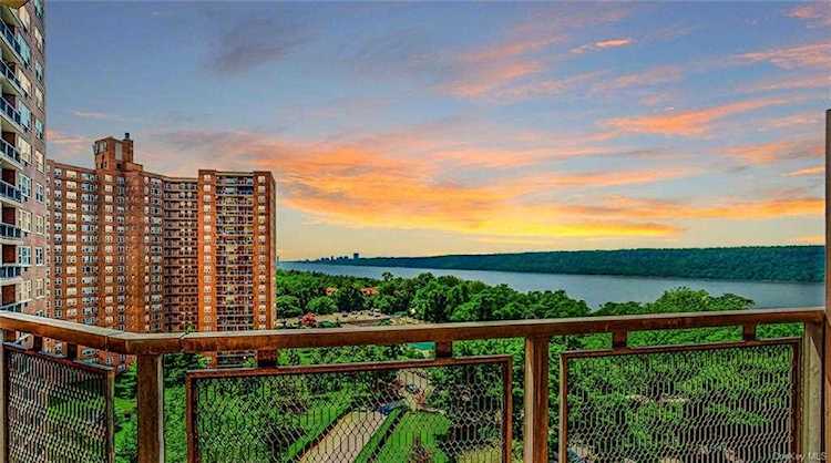 5800 Arlington Avenue #10R Bronx, NY 10471