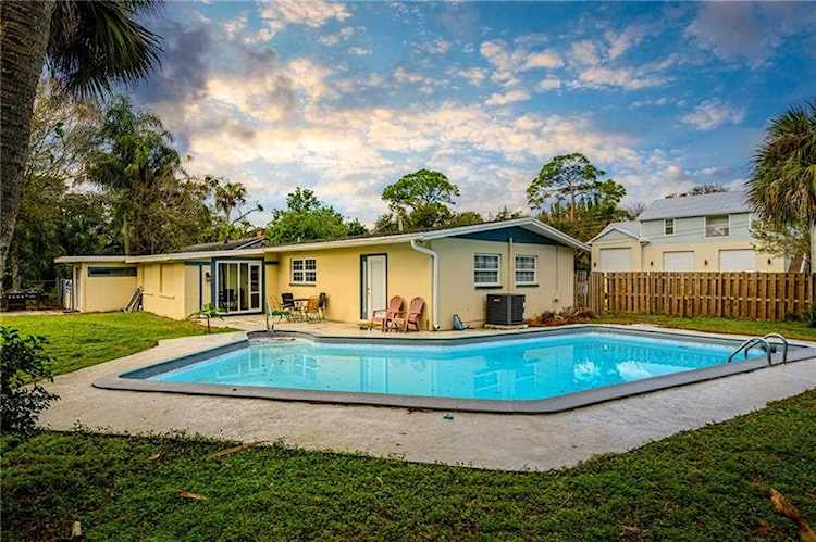 2031 13th St Vero Beach, FL 32960