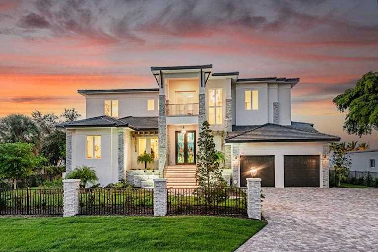 121 Seagull Ln Sarasota, FL 34236