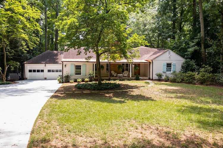286 Hillside Dr NW, Atlanta, GA 30342 - Premier Atlanta Real Estate Photo 1