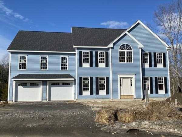 38 Fleming Ave Andover, MA 01810 | MLS 72660334 Photo 1