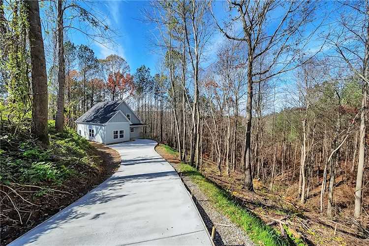 162 Mill Creek Dr Jasper, GA 30143
