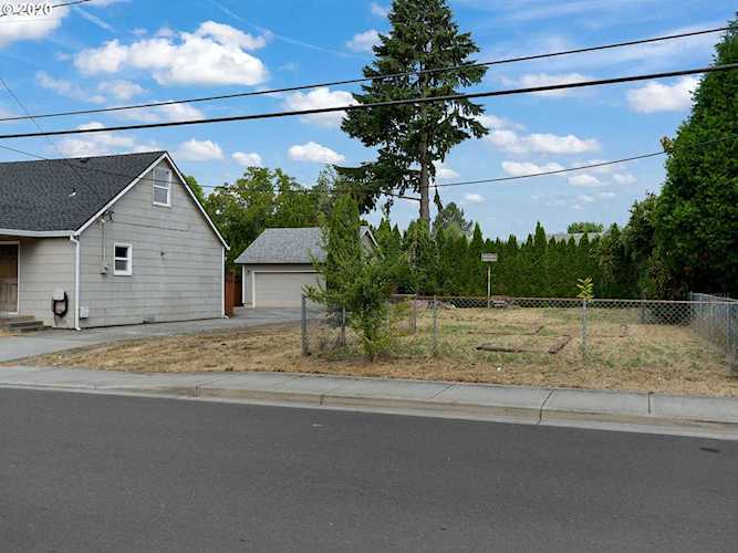 439 NW Garibaldi St Hillsboro, OR 97124