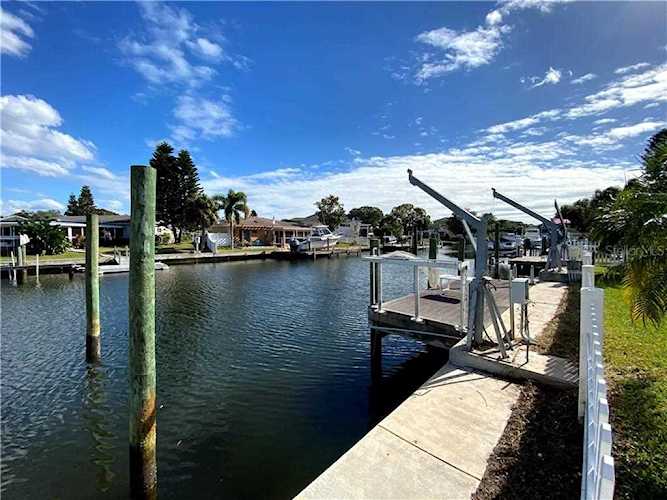 305 Morningside Dr Palm Harbor, FL 34683 | MLS U8108528 Photo 1
