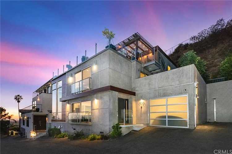 9318 Warbler Way Hollywood Hills, CA 90069