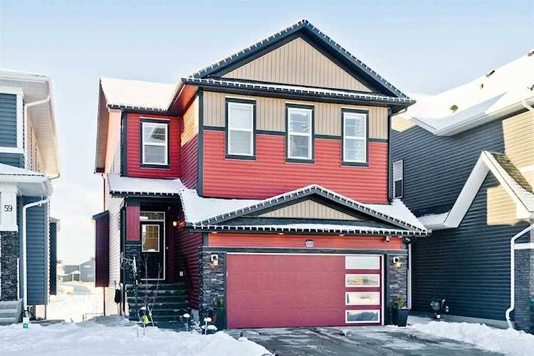 63 Evansfield Green NW Calgary, AB T3P 1J9