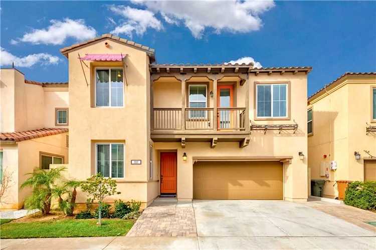 1237 N Ventana Lane Placentia, CA 92870