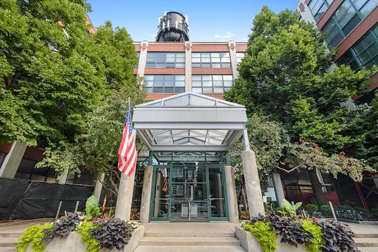 1800 W Roscoe St #528 Chicago, IL 60657 | MLS 10961283 Photo 1