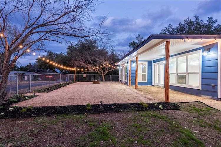 130 Ridge DR Spicewood, TX 78669