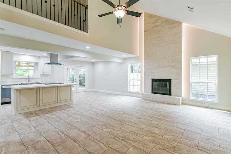 34 S High Oaks Circle The Woodlands, TX 77380