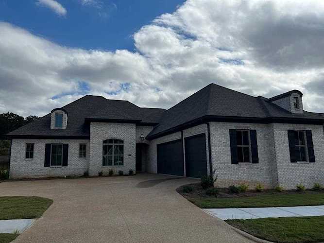 231 Persimmon Lane Oxford, MS 38655
