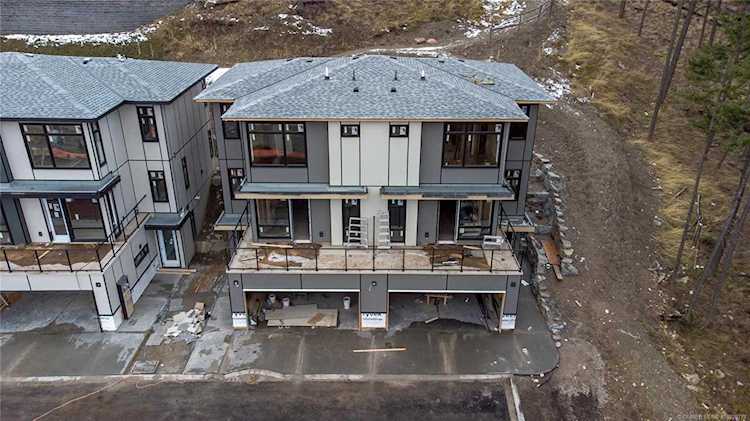 3220 Hilltown Drive Kelowna, BC V1V0C6