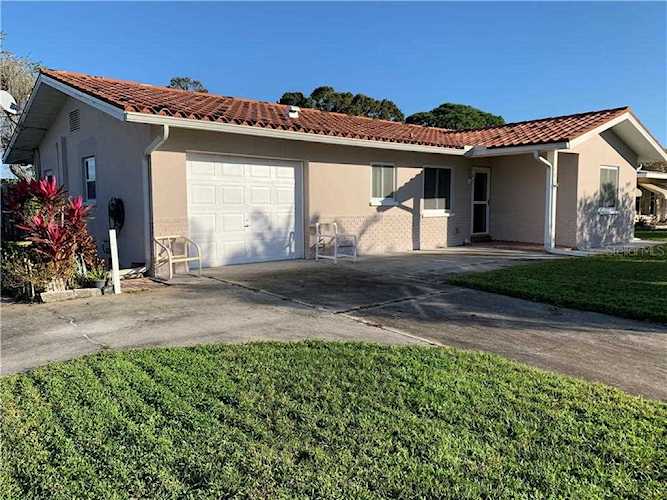401 Driftwood Dr W Palm Harbor, FL 34683 | MLS T3282586 Photo 1