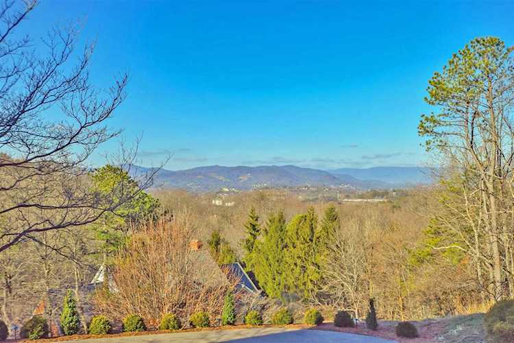 5061 Fox Ridge Roanoke, VA 24018