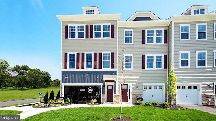 001 Naples Ln Mount Laurel, NJ 08054