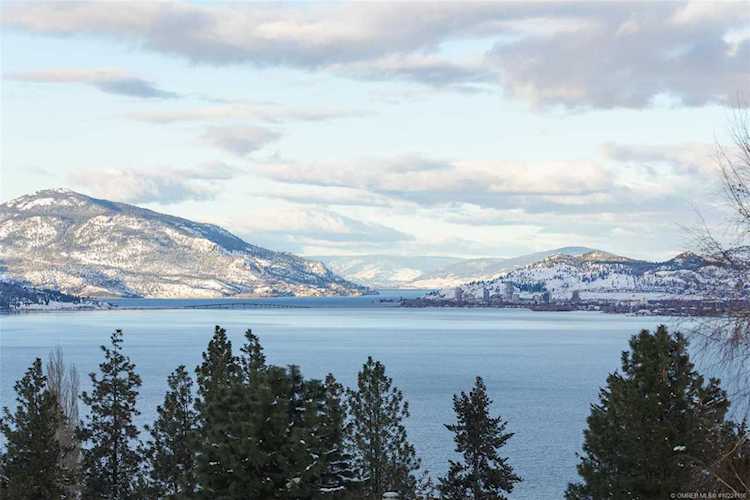 384 Raven Drive Kelowna, BC V1W3Y9