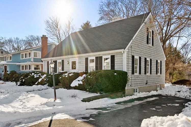 6 Beverly Ave Marblehead, MA 01945
