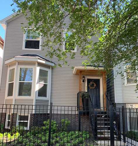 1627 W Foster Ave #2 Chicago, IL 60640