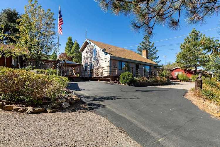 2784-2786 Lakeview Dr. Julian, CA 92036