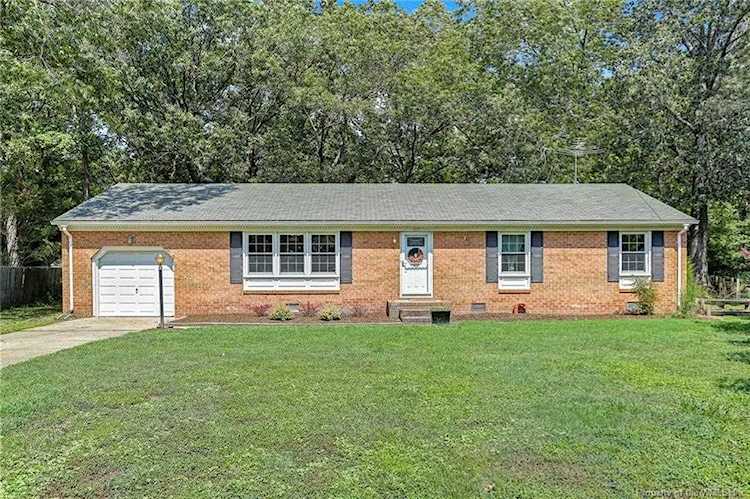 107 Evergreen Circle Seaford, VA 23696