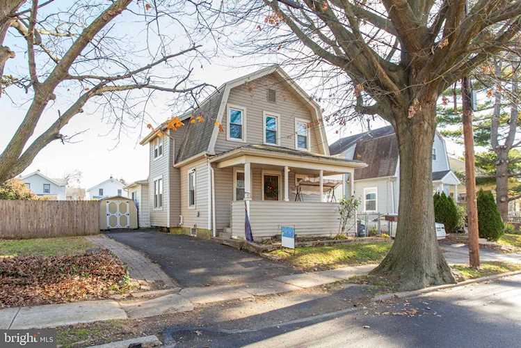 23 Chelton Rd Brookhaven, PA 19015