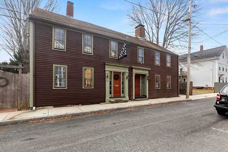 29 Merrill St Newburyport, MA 01950
