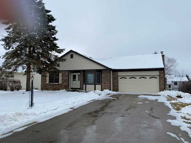 623 Wood Creek Dr Island Lake, IL 60042