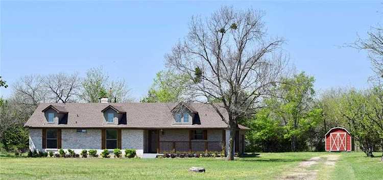 8253 N State Highway 34 Oak Ridge, TX 75161