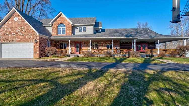 6432 E Spring Lake Rd Mooresville, IN 46158