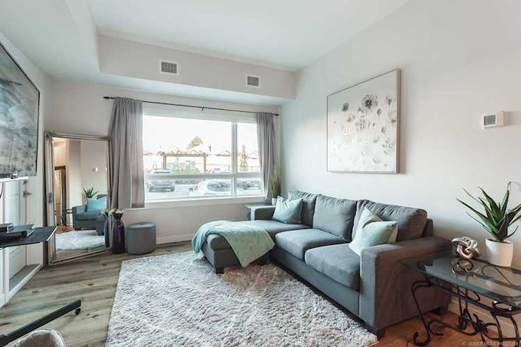 722 Valley Road Kelowna, BC V1V2E6