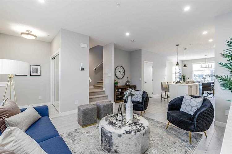 710 Savanna Landing Calgary, AB T3J 2B5