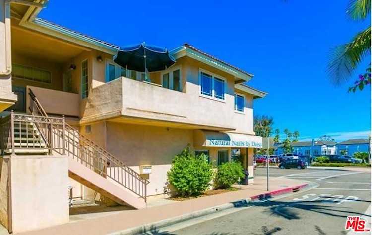 MLS #21676654 - 615 E Balboa Boulevard Newport Beach, CA 92661 - $1,400,000 Photo 1