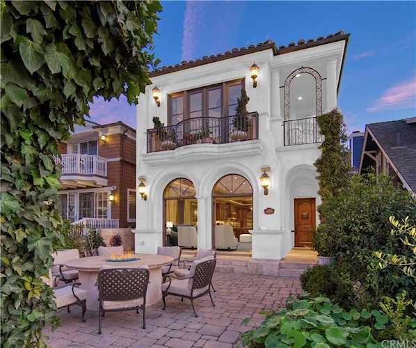 92 17th Street Hermosa Beach, CA 90254