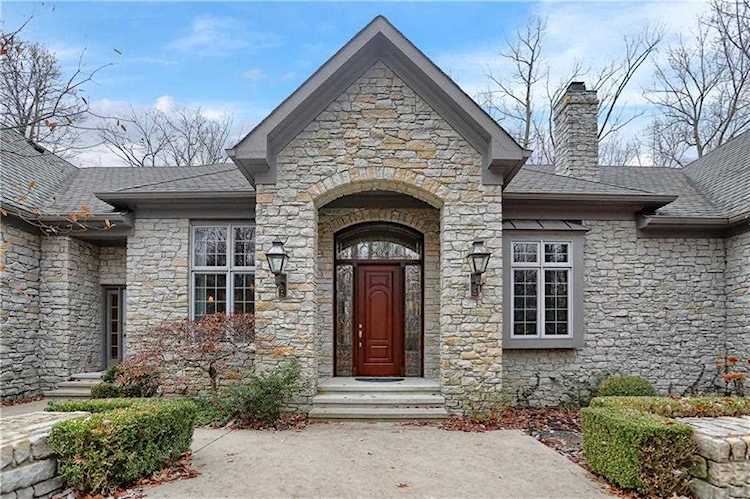 9047 Timberwolf Ln Zionsville, IN 46077