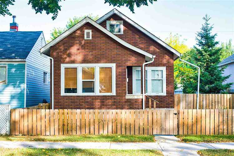 11235 91 Street Edmonton, AB T5B 4A1