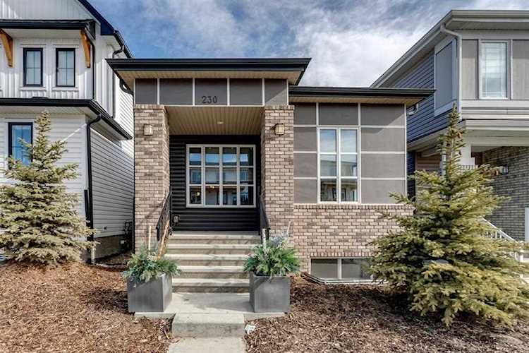 230 Lucas Parade NW Calgary, AB T3P 1H9