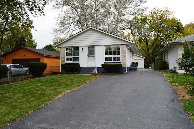 207 Golfview Dr Round Lake Beach, IL 60073