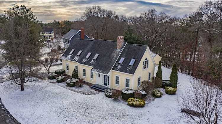 2 Curzondale Ct Newburyport, MA 01950