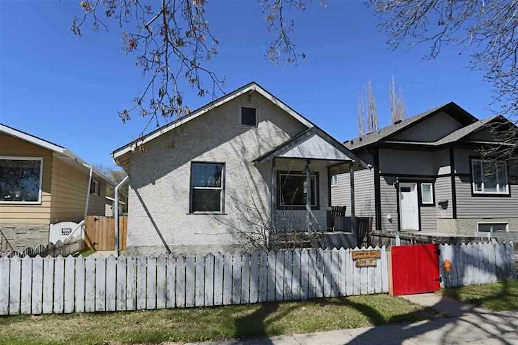 12816 70 Street Edmonton, AB T5C 0J8