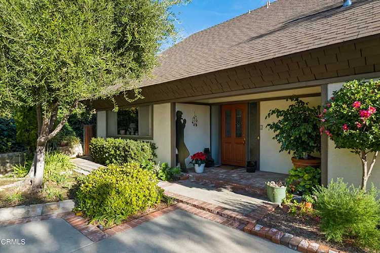 907 Bay Tree Road La Canada Flintridge, CA 91011