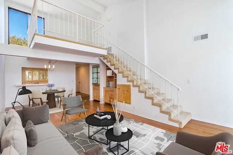 450 San Vicente Boulevard #303 Santa Monica, CA 90402