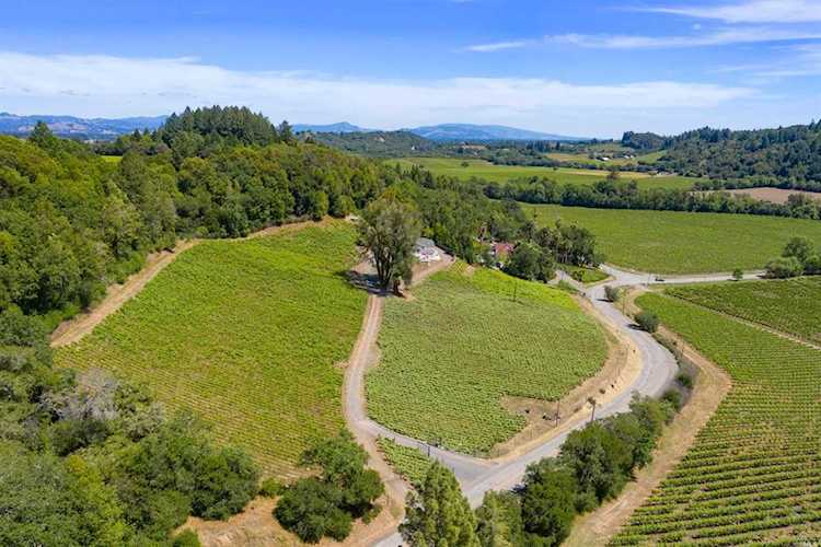 10520 Wohler Road Healdsburg, CA 95448